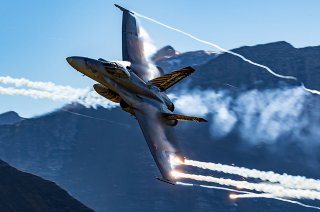 波音公司F/A-18戰斗機碳纖維復合材料用量達20%，交付日期公布